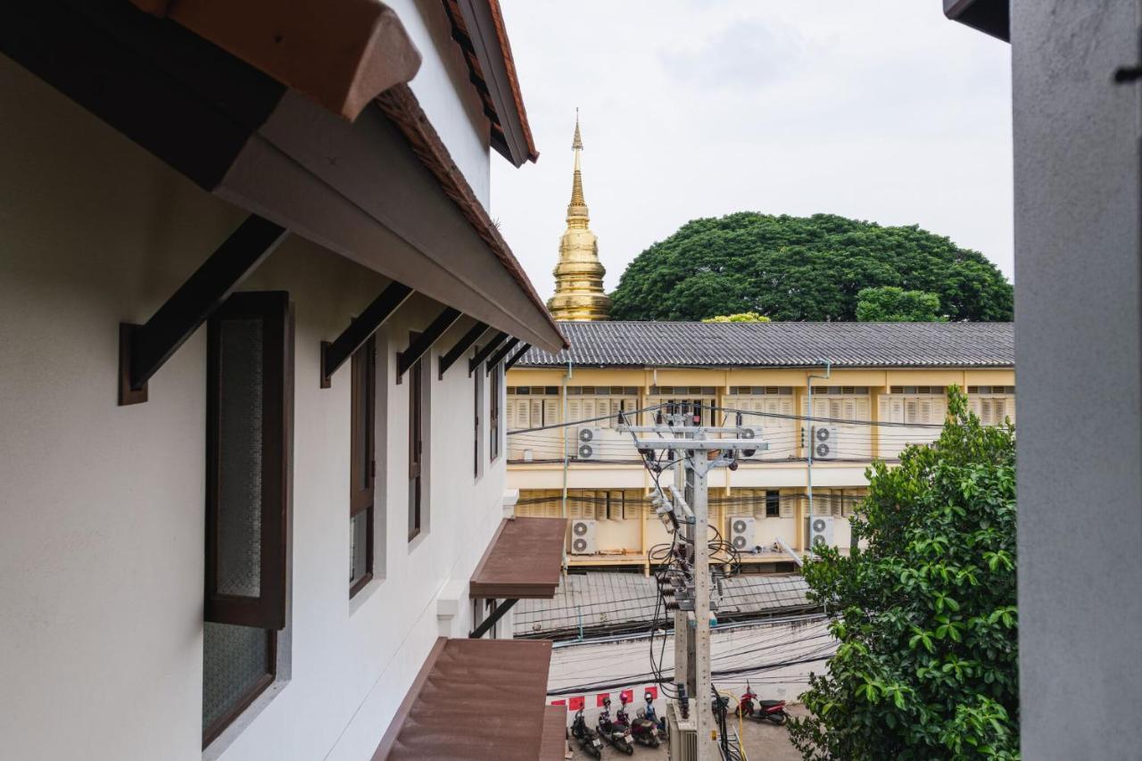 El Barrio Lanna Hotel Chiang Mai Exterior photo